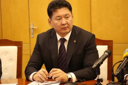 Засгийн газрыг огцруулахыг иргэд буруутгаж байна