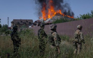 Украины зэвсэгт хүчин Херсон хотод сөрөг довтолгоогоо эхлүүлжээ