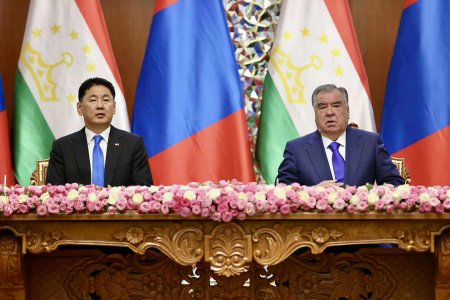 Монгол Улсын Ерөнхийлөгч У.Хүрэлсүх, Тажикистан Улсын Ерөнхийлөгч Эмомали Рахмон нар мэдээлэл хийлээ