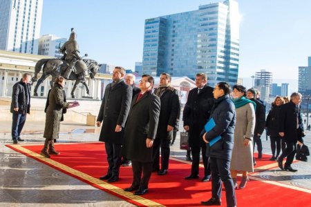 Словакийн Шадар сайд айлчиллаа