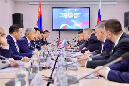 Монгол Улс, ОХУ-ын Шадар сайд нар бүс нутгийн хамтын ажиллагааг өргөжүүлэх, төслүүдийг эрчимжүүлэх талаар санал нэгдлээ 