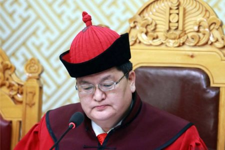 Манай улсад ажлын байрны бэлгийн дарамтад өртсөн эмэгтэйчүүд чимээгүй өнгөрдөг
