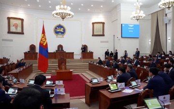 Б.Жавхлан: Алдагдалтай төсөв батлах нь хувийн хэвшлээ дэмжих сонголт