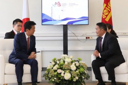 Ерөнхийлөгч Х.Баттулга Япон улсын Ерөнхий сайд Шинзо Абэ нар уулзав