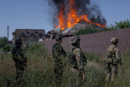 Украины зэвсэгт хүчин Херсон хотод сөрөг довтолгоогоо эхлүүлжээ