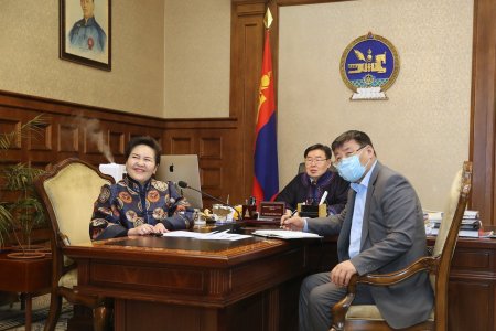 Баянхонгор аймгаас тодорсон Аварга малчидтай онлайн уулзалт хийж, хүндэтгэл илэрхийллээ