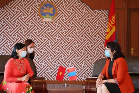 Салбарын уламжлалт харилцааг бэхжүүлнэ