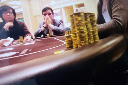 Төрийн албан хаагчдын КАЗИНО тоглож буй бичлэг дэлгэгдлээ