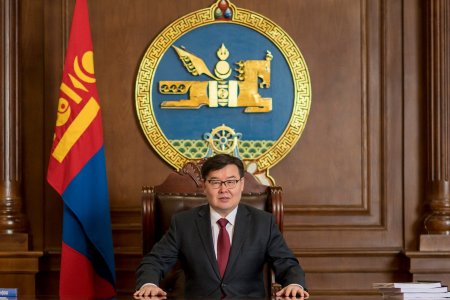 АНХДУГААР ҮНДСЭН ХУУЛИА БАТАЛЖ, БҮГД НАЙРАМДАХ УЛСАА ЗАРЛАН ТУНХАГЛАСНЫ 95 ЖИЛИЙН ОЙН МЭНДЧИЛГЭЭ