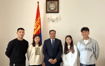 “ЕРӨНХИЙЛӨГЧИЙН ИЛГЭЭЛТ-2100” ТЭТГЭЛЭГТ ХӨТӨЛБӨРИЙН ОЮУТНУУД ЧЕХ УЛСАД ИРЖ ЭХЭЛЛЭЭ
