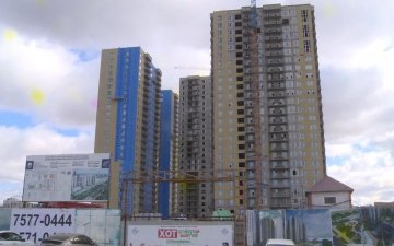 Захиргааны хэргийн шүүх дээр ихээхэн хэмжээний мөнгөний асуудал болоод эрх мэдэлтэй хүмүүстэй холбоотой хэрэг явдал  шийдвэрлэгдэлгүй уддаг асуудал гаарсаар байгааг гишүүд шүүмжиллээ