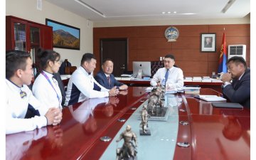 БШУ-Ы ДЭД САЙД Г.ГАНБАЯР СУРАГЧДЫН XIX ОЛИМПТ АМЖИЛТТАЙ ОРОЛЦСОН ТАМИРЧДЫГ ХҮЛЭЭН АВЧ УУЛЗЛАА