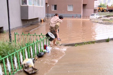 Цахилгаангүй болсон тул иргэд 2-3 хоногийн хугацаанд гэрээ орхиж байна