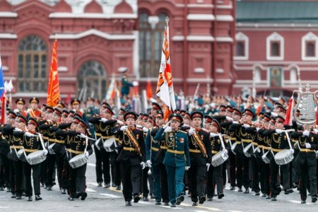 ОХУ Ялалтын баярын жагсаалыг хойшлуулжээ  