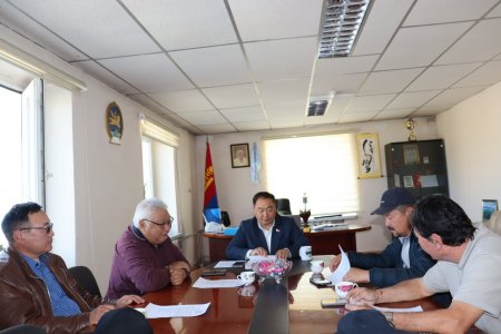 ХАРХОРИН СУМАНД ТӨСВИЙН ХӨРӨНГӨ ОРУУЛАЛТЫН ХЭРЭГЖИЛТЭД ХЯНАЛТ ТАВИХ ИРГЭНИЙ ХЯНАЛТЫН ЗӨВЛӨЛ ХУРАЛДЛАА.