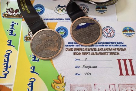 Суралцагчдадаа спортын өндөр амжилт хүсье.