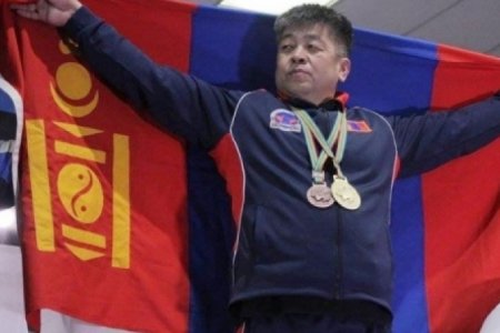 Д.Ууганбаяр пауэрлифтингийн дэлхийн аваргаас мөнгөн медаль хүртлээ