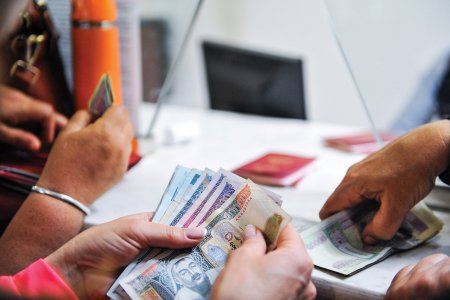 Бизнесийн зээлтэй ААН, иргэд зээлийн бүтцэд өөрчлөлт оруулах буюу зээлийн эргэн төлөлт, хүүгийн бодолтоо өөрчилж болно