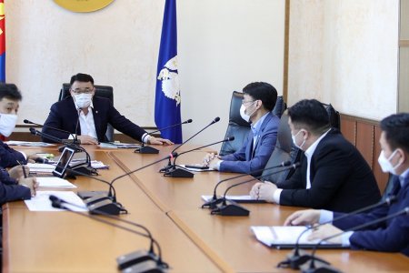 Хотын дарга барилгын компаниудын удирдлагатай уулзаж, хууль, дүрмээ баримталж ажиллавал дэмжихээ илэрхийллээ
