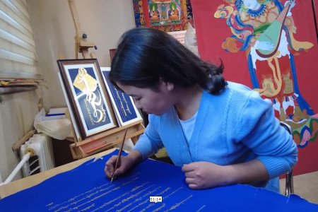 “Мөнх тэнгэрийн бичиг-2022” уралдааны 333 бүтээлээс Б.Ичиннорвоо сурагчийн бүтээл насны ангилалдаа дэд байранд шалгарчээ