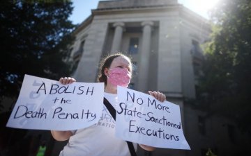 АНУ-ын Виржини муж цаазын ялыг халлаа