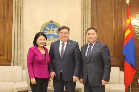 Улсын Их Хурлын гишүүн Б.Саранчимэг, Б.Пүрэвдорж нарт баяр хүргэлээ
