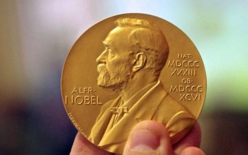 Нобелийн Энх тайвны шагналыг ОХУ, Беларусь, Украины хүний эрхийн төлөө тэмцэгчдэд олгожээ