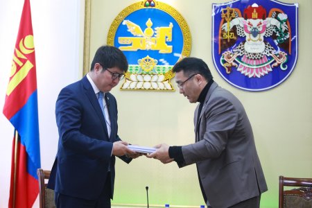 Нийслэлийн 2022 оны төсөвт өөрчлөлт оруулах тогтоолын төслийг өргөн барилаа