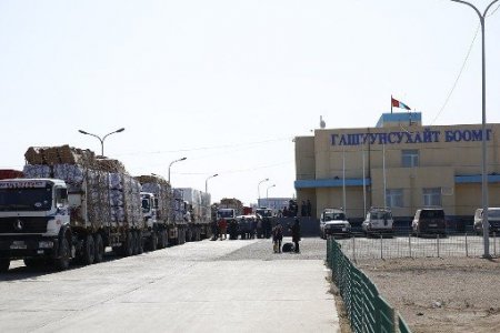 Гашуунсухайт боомтод коронавирусийн 12 сэжигтэй тохиолдол бүртгэгджээ