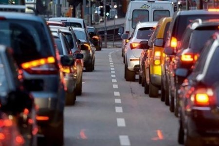 Дугаарын хязгаарлалт, ЕБС-ийн цагийн хувиарын зохицуулалт нь түгжрэлийг бууруулах богино хугацааны шийдэл