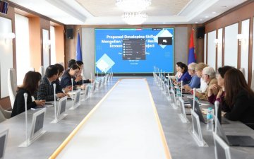 АЗИЙН ХӨГЖЛИЙН БАНКТАЙ ХАМТРАН КОЛЛЕЖУУДЫГ УР ЧАДВАРЫН ТӨВ БОЛГОН ХӨГЖҮҮЛЭХИЙГ ЗОРЬЖ БАЙНА