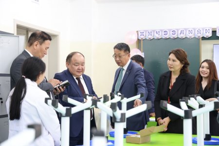Монгол улсын анхны төр, хувийн хэвшлийн төрөлжсөн ахлах сургууль үйл ажиллагаагаа эхлүүллээ