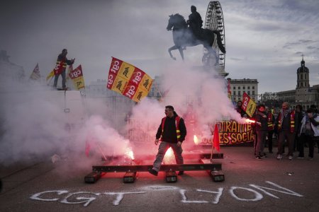 Франц улсад тэтгэврийн системийн өөрчлөлтийг эсэргүүцсэн ажил хаялт 40 дэх өдрөө үргэлжилж байна