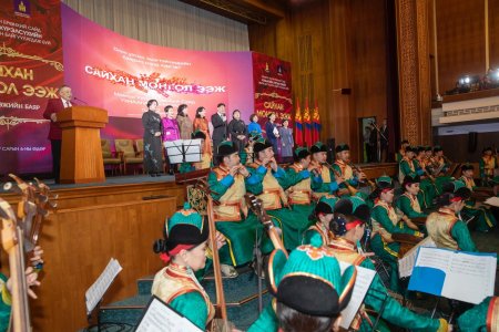 У.Хүрэлсүх: Эмэгтэйчүүдийн эрхийг хамгаалах, нийгмийн оролцоог нэмэгдүүлэхэд Засгийн газар онцгой анхаарч ажиллана