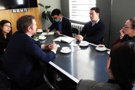 Азийн сангийн суурин төлөөлөгч Марк Кэйнигийг хүлээн авч уулзлаа