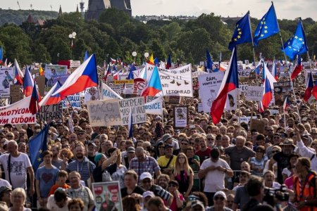 ЧЕХ УЛСАД 250.000 ХҮНИЙГ ХАМАРСАН ЭСЭРГҮҮЦЛИЙН ЖАГСААЛ ЗОХИОН БАЙГУУЛАГДЛАА