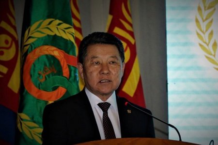 Хүнс, хөдөө аж ахуй, хөнгөн үйлдвэрийн сайд Ч.Улаан мэндчилгээ дэвшүүллээ