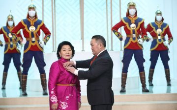 Ардын багш цолтон хоёр төрөв