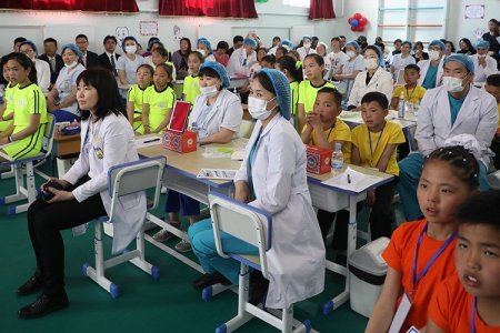 Амны хөндийн эрүүл мэндийн зөв дадал хэвшүүлэх зорилгоор сурагчдын дунд тэмцээн зохион байгууллаа