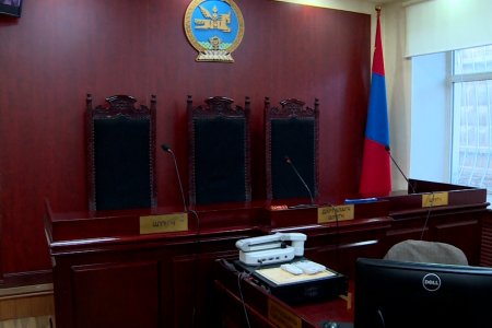 Шүүхийн сахилгын хорооноос гурван шүүгчийн бүрэн эрхийг түдгэлзүүлжээ
