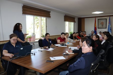 ХҮҮХДИЙН ХООЛ ТЭЖЭЭЛИЙН ЧАНАРЫГ САЙЖРУУЛАХАД ХАМТРАН АЖИЛЛАЖ БАЙНА.