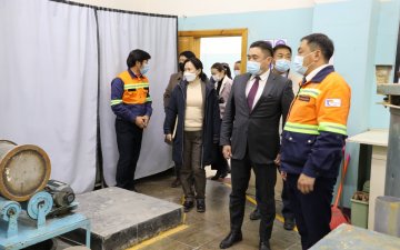 БШУ-Ы ДЭД САЙДААР АХЛУУЛСАН АЖЛЫН ХЭСЭГ ОРХОН АЙМАГТ ИНЖЕНЕР, ТЕХНОЛОГИЙН ЧИГЛЭЛИЙН ЦОГЦОЛБОР СУРГУУЛЬ БАЙГУУЛАХ АСУУДЛААР АЖИЛЛАЖ БАЙНА