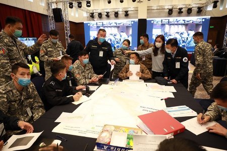 Чингэлтэй дүүргийн Шуурхай штаб цагийн байдалд дадлага сургуулилалт хийж байна