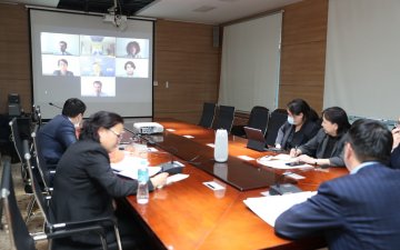 БАГШИЙН ХОС ХЭЛНИЙ БОЛОВСРОЛЫН ТҮВШИН, УР ЧАДВАРЫГ САЙЖРУУЛАХ АЖЛЫГ ТАСРАЛТГҮЙ ЗОХИОН БАЙГУУЛНА