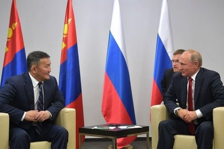Ерөнхийлөгч Х.Баттулга, Ерөнхийлөгч В.В.Путин нар албан ёсны хэлэлцээ эхэллээ