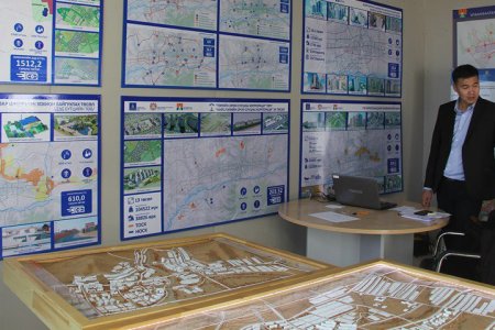 НИЙСЛЭЛ-380: Сүхбаатарын талбайд үзэсгэлэн зохион байгуулагдаж байна