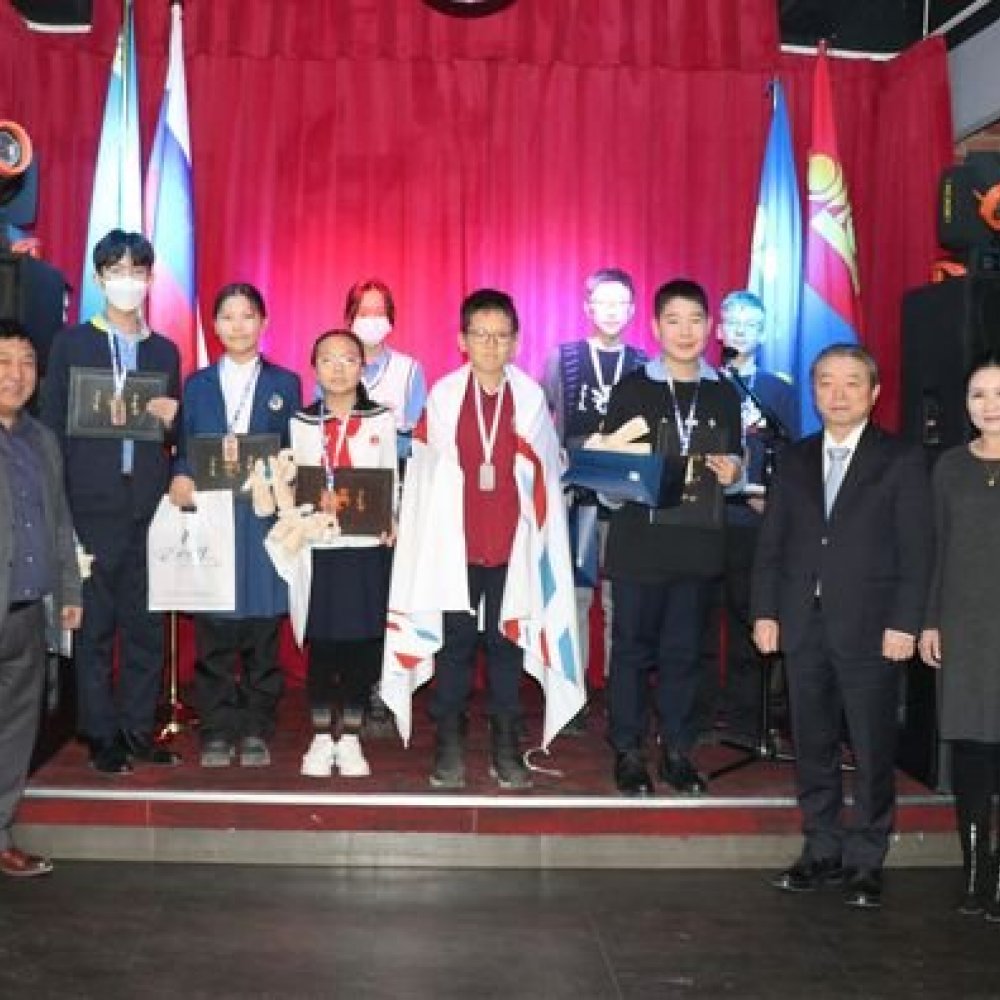 БАЯРТ МЭДЭЭ