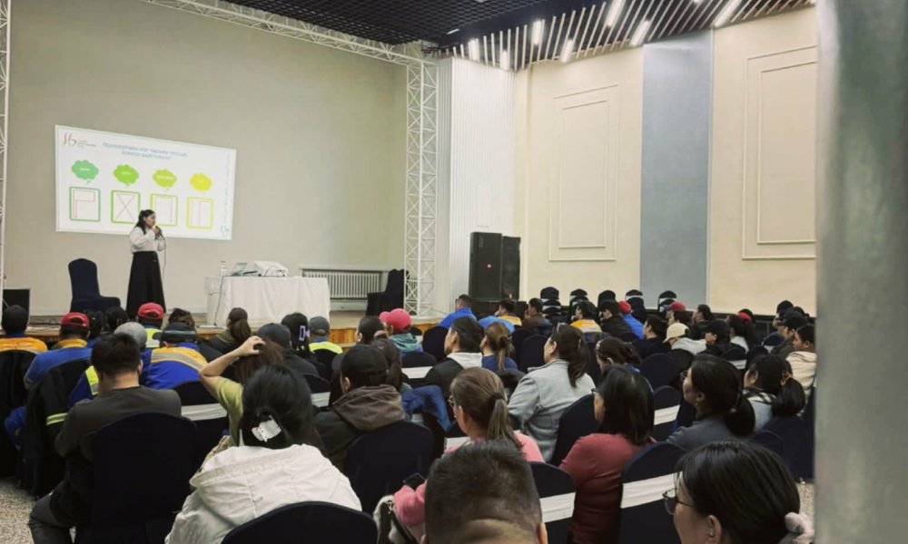 Сэлэнгэ аймгийн ЭМГ-н Хяналт шалгалтын хэлтсээс эрүүл ахуй, халдвар хамгааллын чиглэлээр танхимын сургалтыг үе шаттайгаар зохион байгуулж эхэллээ. 