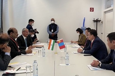 УИХ-ын дарга Г.Занданшатар БНЭУ-ын Парламентын доод танхим-Лок Сабхагийн дарга Ом Бирлатай уулзав