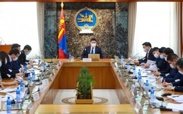 ЗАСГИЙН ГАЗРЫН ХУРАЛДААНААР БОЛОВСРОЛЫН ЕРӨНХИЙ ХУУЛЬ БОЛОН ТҮҮНИЙГ ДАГАЛДАН ГАРАХ ХУУЛИЙН ТӨСЛҮҮДИЙГ УИХ-Д ӨРГӨН БАРИХЫГ ДЭМЖЛЭЭ 